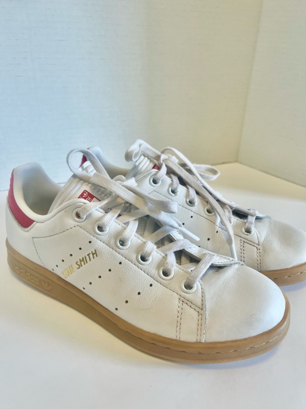 Adidas Stan Smith Kids Shoes Size 3 1/2 White/Red/Gum Colorway